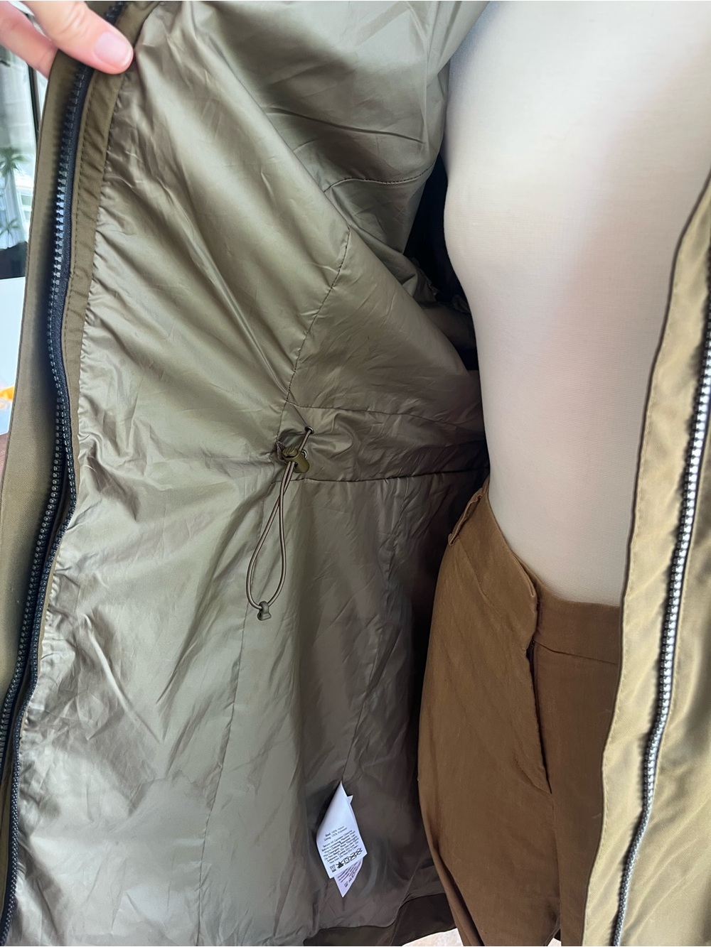 Eddie Bauer women’s WeatherEdge long raincoat/trench, size Medium - Picture 8 of 10